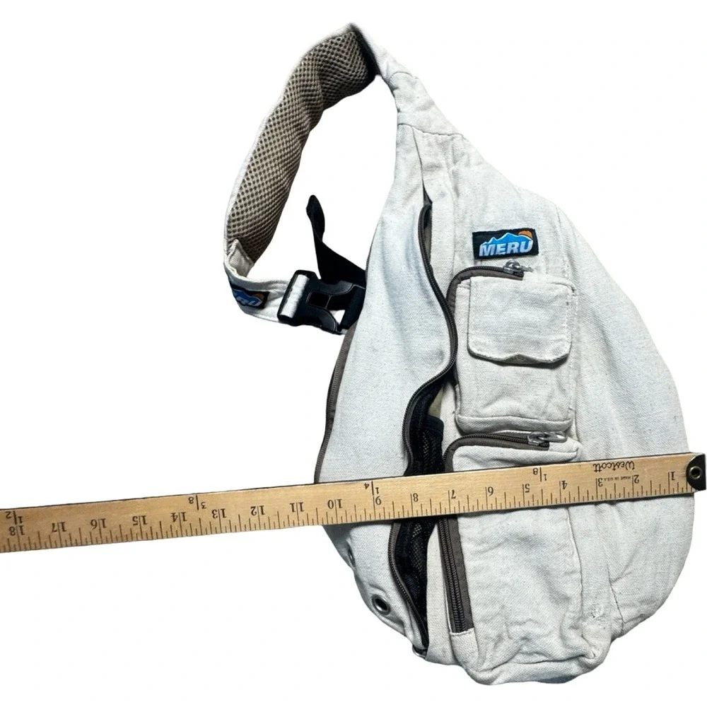 Meru Sling Bag Unisex OS White Good Canvas Crossbody Gorpcore Hiking Outdoor